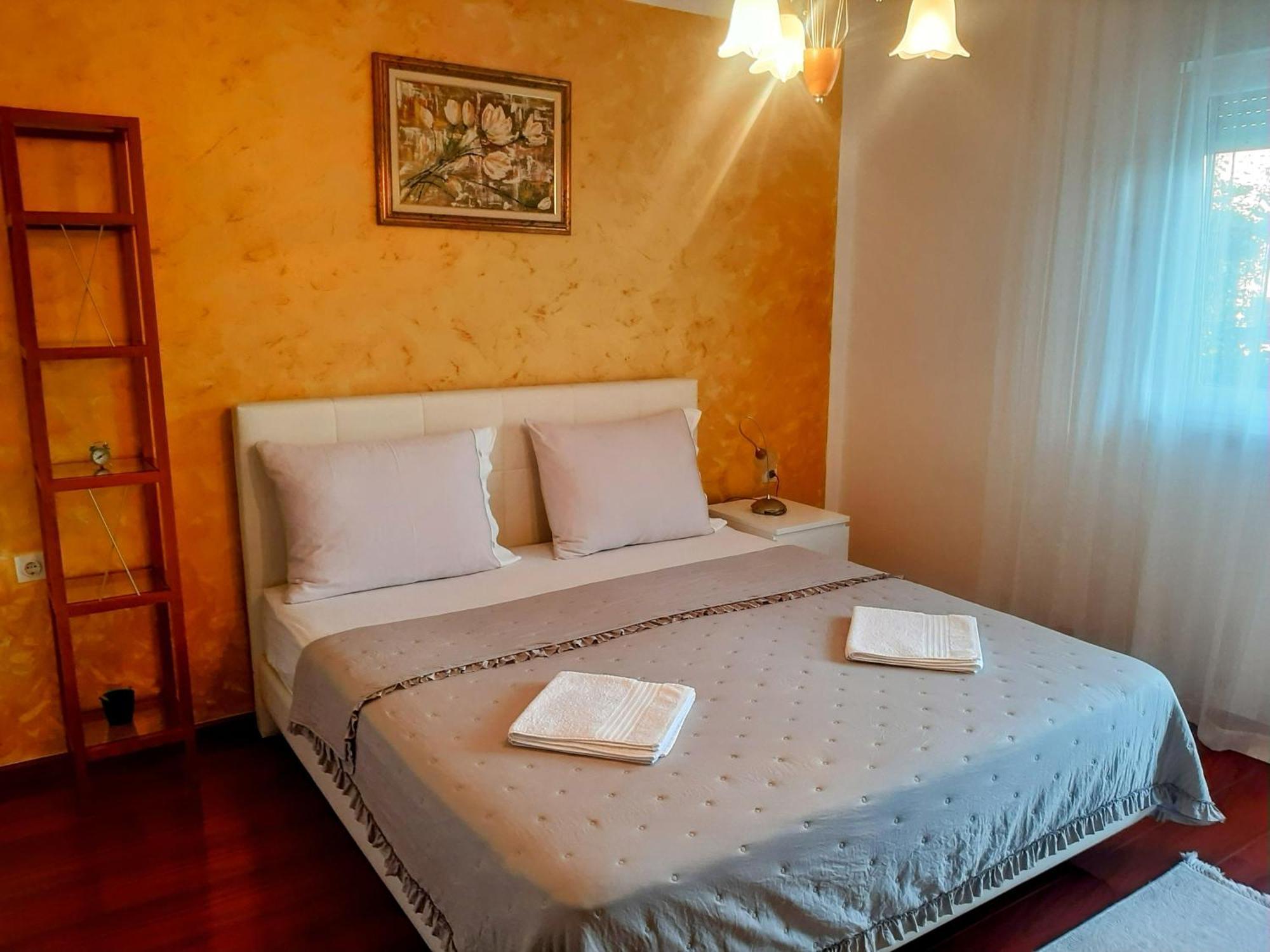 No 13 Apartman *